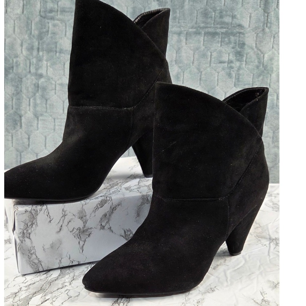 GC Black Faux Suede Pointed Toe Petal Shaft Ankle Boots Womens 8.5 CYRUS